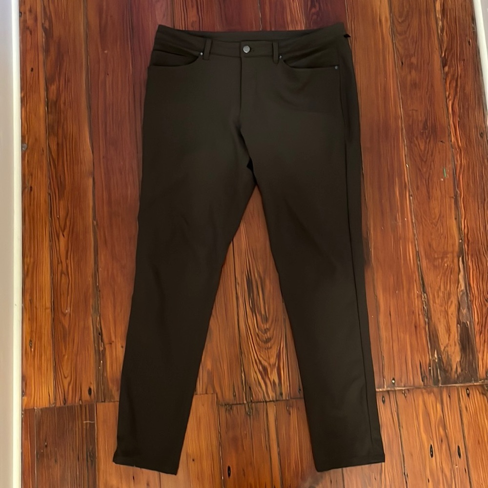 Lululemon 34x34 Men ABC Pants Olive Green